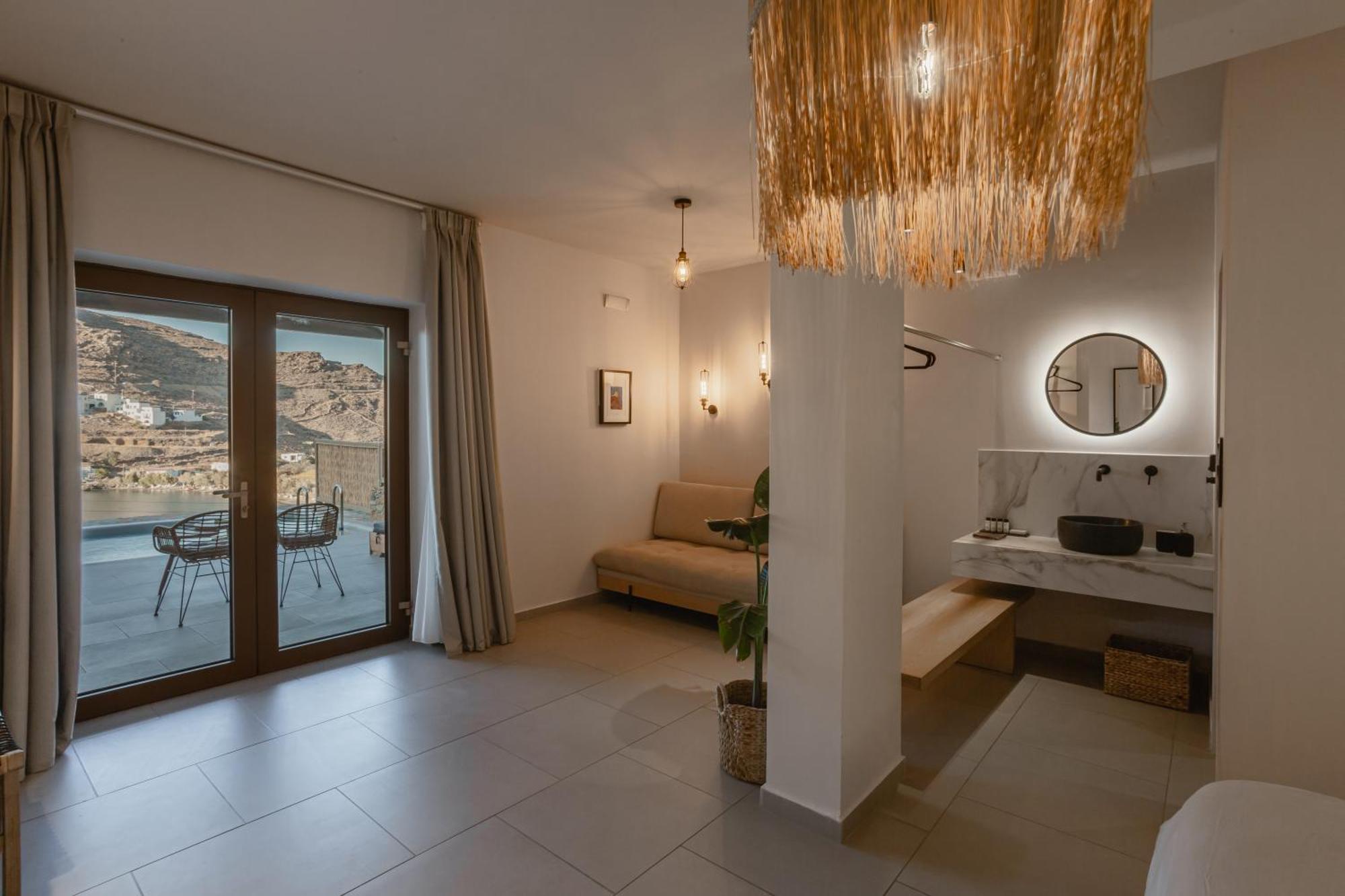 Amal Kythnos Suites Ngoại thất bức ảnh
