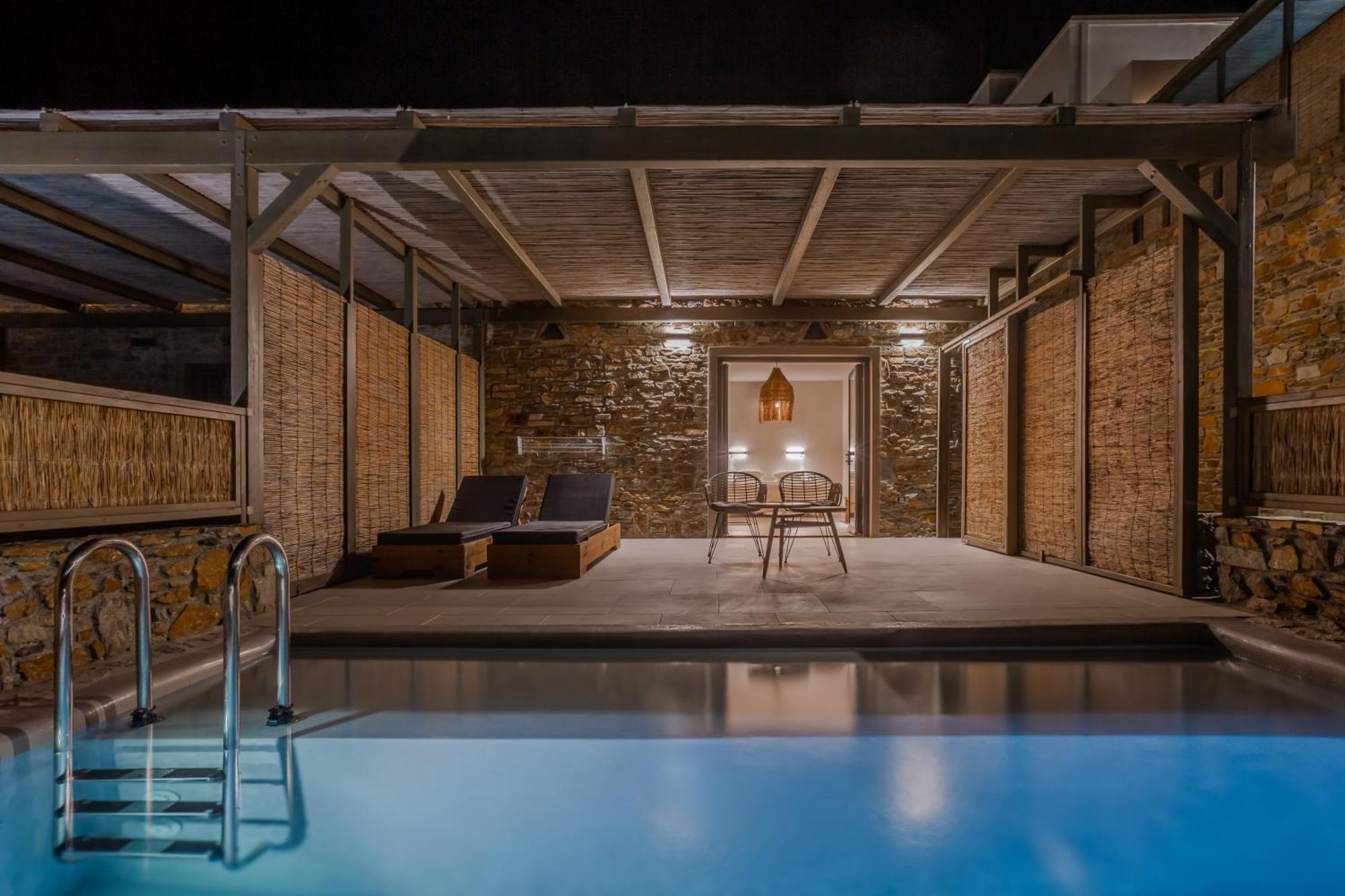 Amal Kythnos Suites Ngoại thất bức ảnh