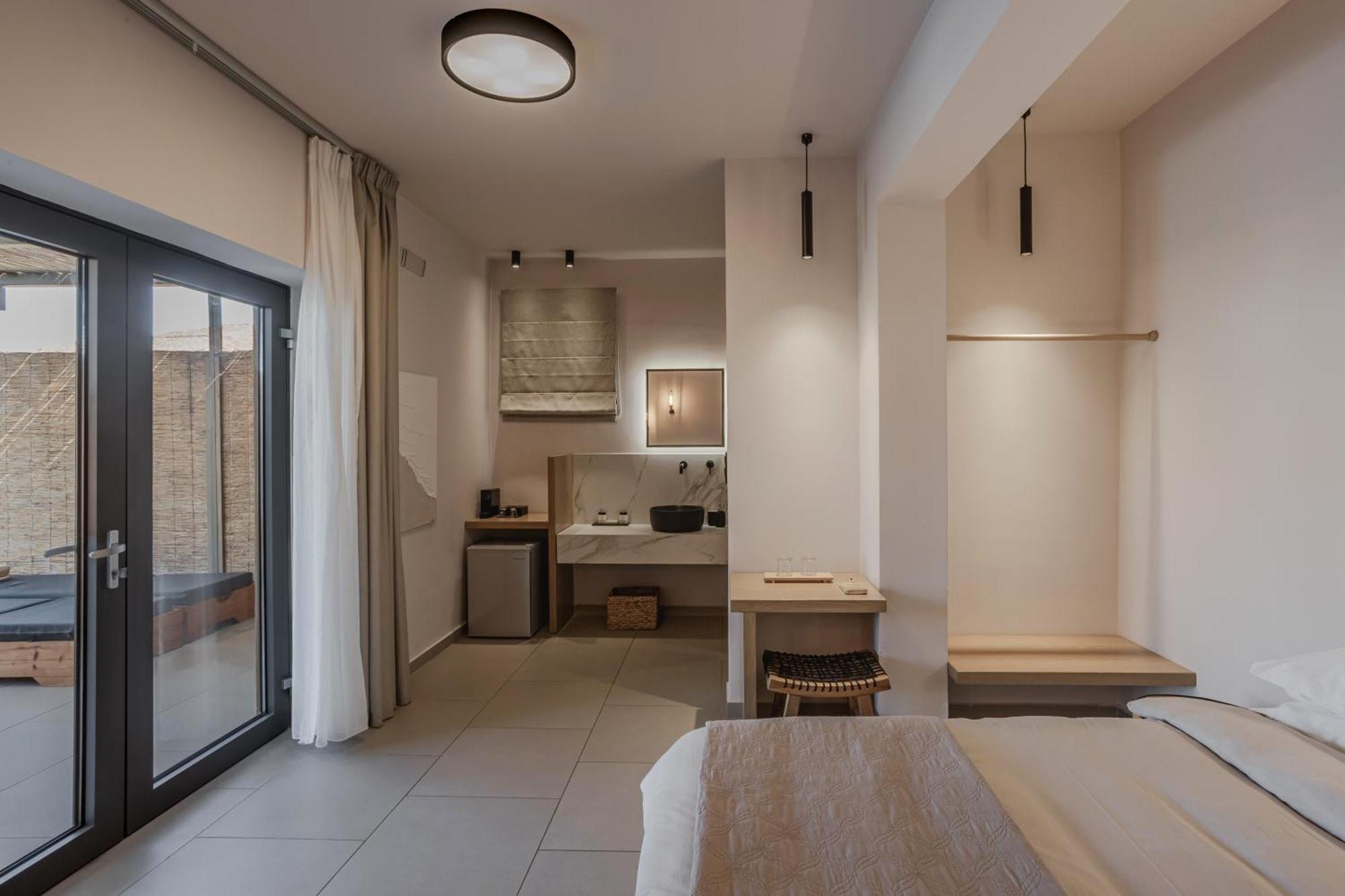 Amal Kythnos Suites Ngoại thất bức ảnh