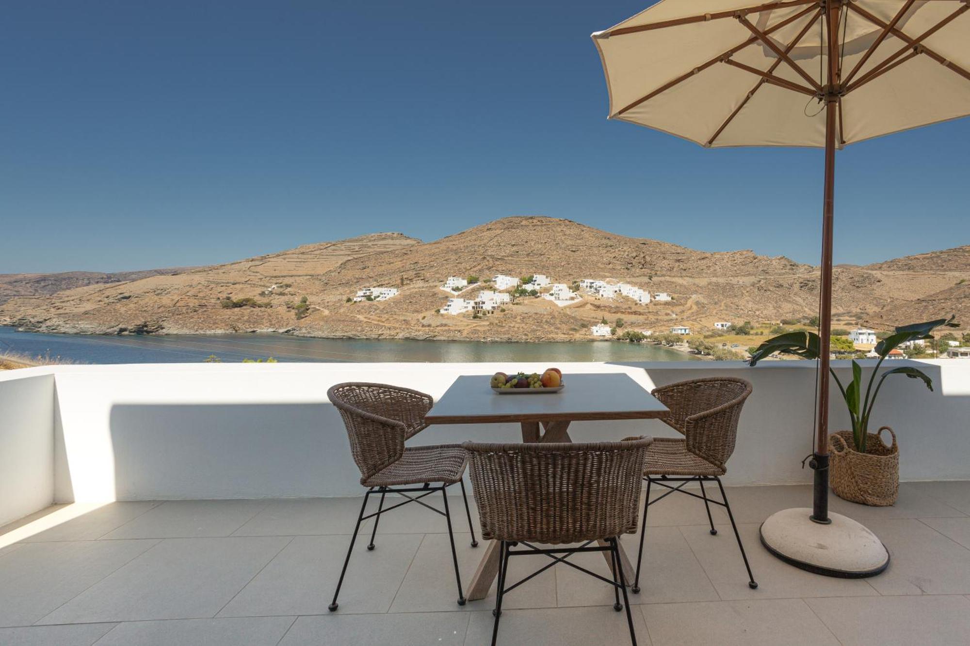 Amal Kythnos Suites Ngoại thất bức ảnh