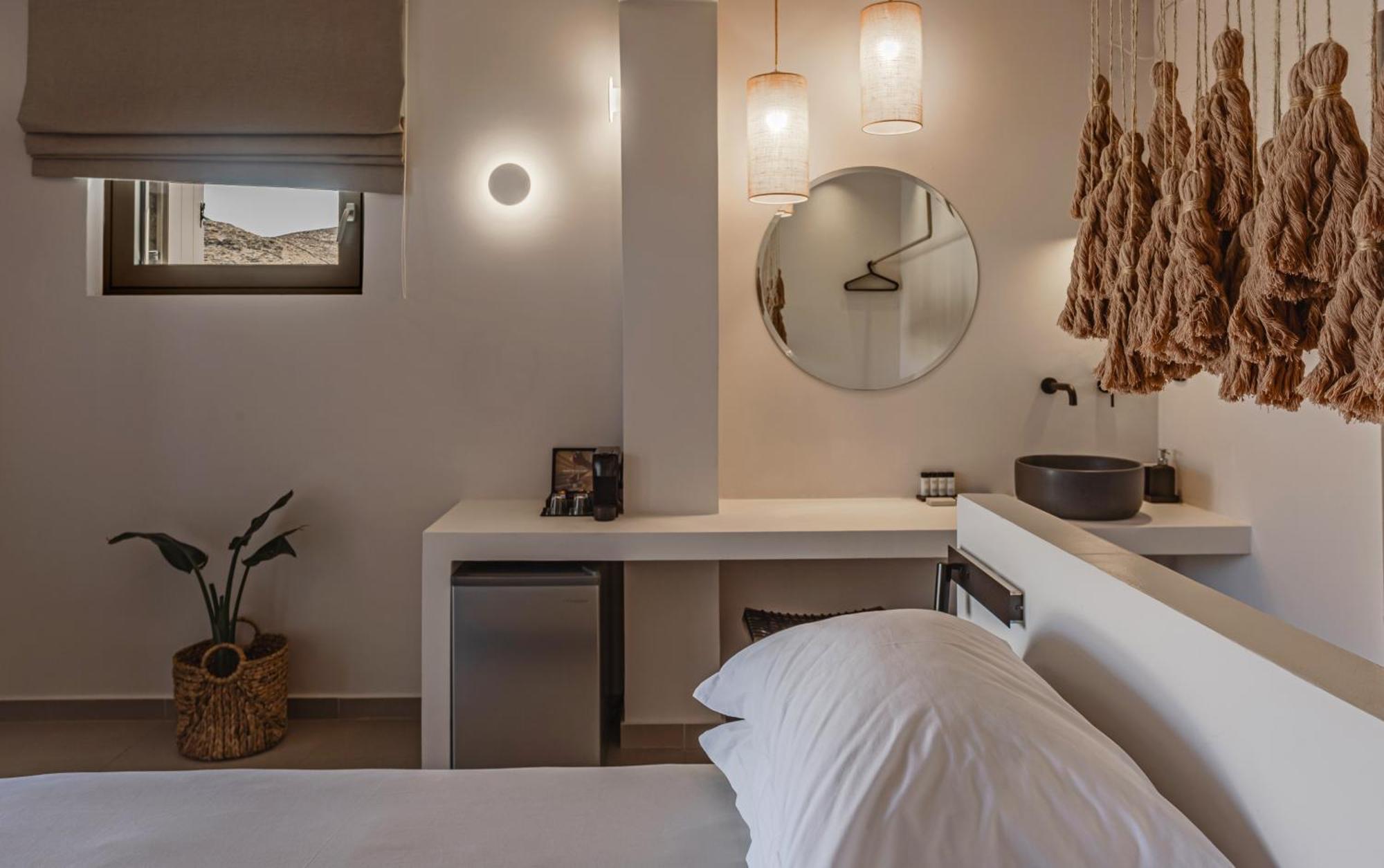 Amal Kythnos Suites Ngoại thất bức ảnh